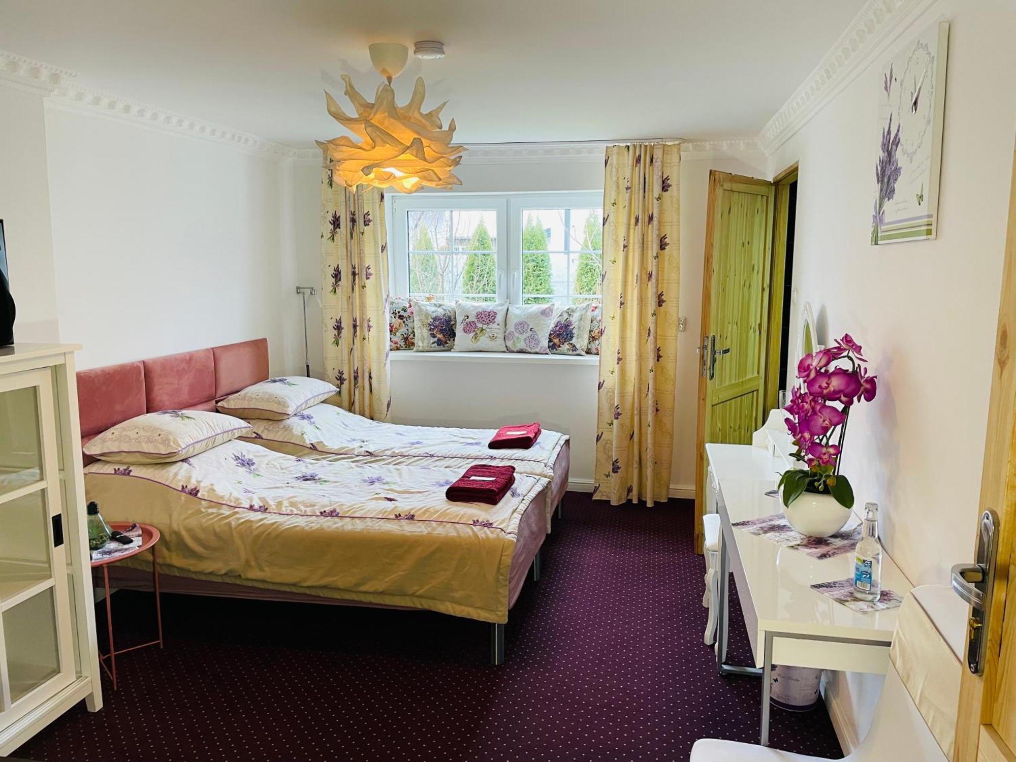 K&B Residence Jaroslaw Luaran gambar