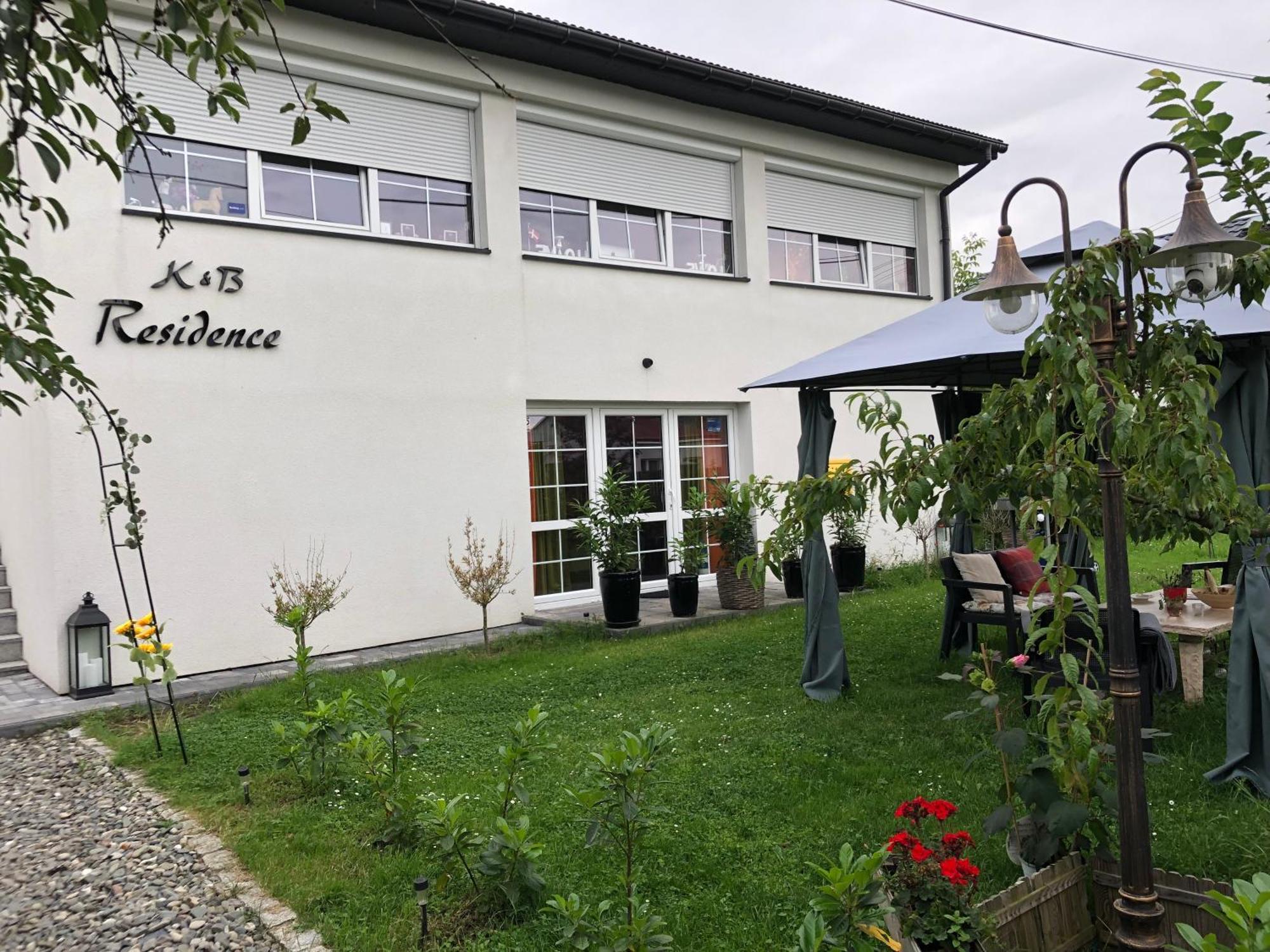 K&B Residence Jaroslaw Luaran gambar