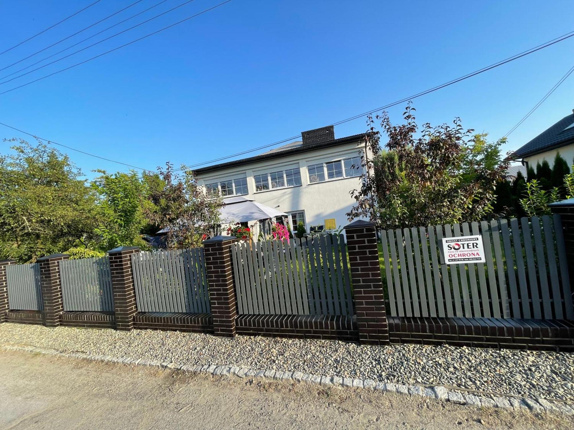 K&B Residence Jaroslaw Luaran gambar